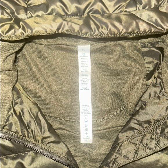 LuluLemon Puffer Vest with Hood. Size 10 - Picture 2 of 4
